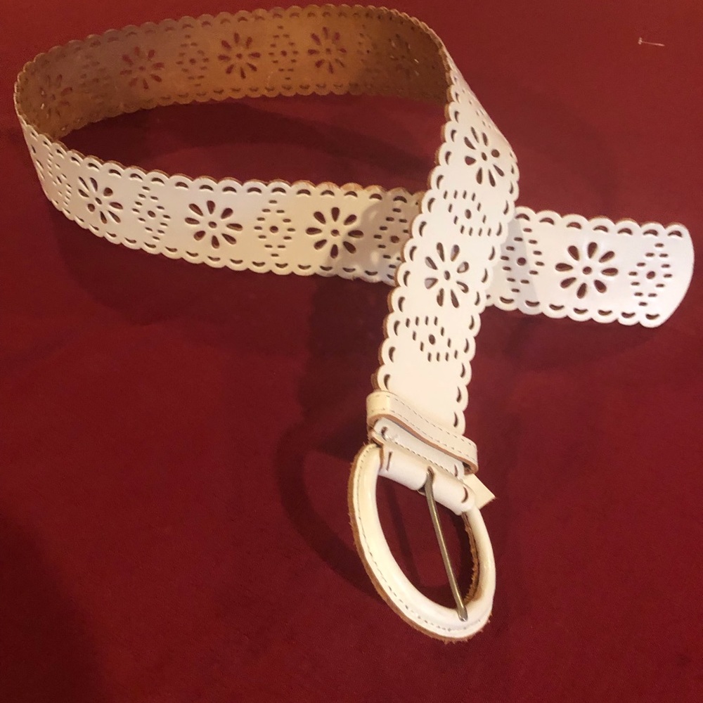 Viaspiga Flowered Belt. Genuine leather Size M